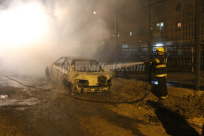 بالفيديو: احتراق مركبة في مدينة يافا وقوات الاطفائية تهرع إلى المكان